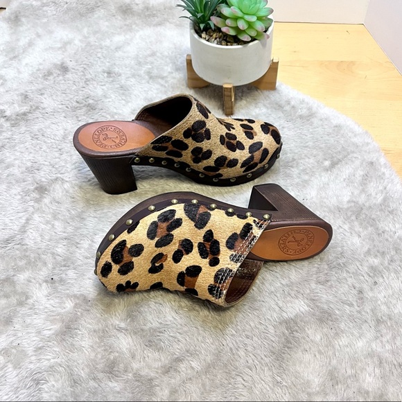 *Penelope Chilvers  | Leopard Print Pony Mid Heel Clogs from Anthropologie Sz 6 - Picture 9 of 15
